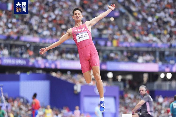 尊龙凯时:男子400米混合泳比赛,中国选手冲击奖牌,2021年400米混合泳