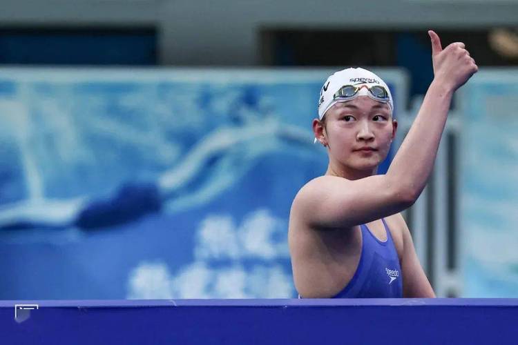 尊龙凯时:女子1500米自由泳比赛,选手们的精彩表现,女子1500米自由泳金牌