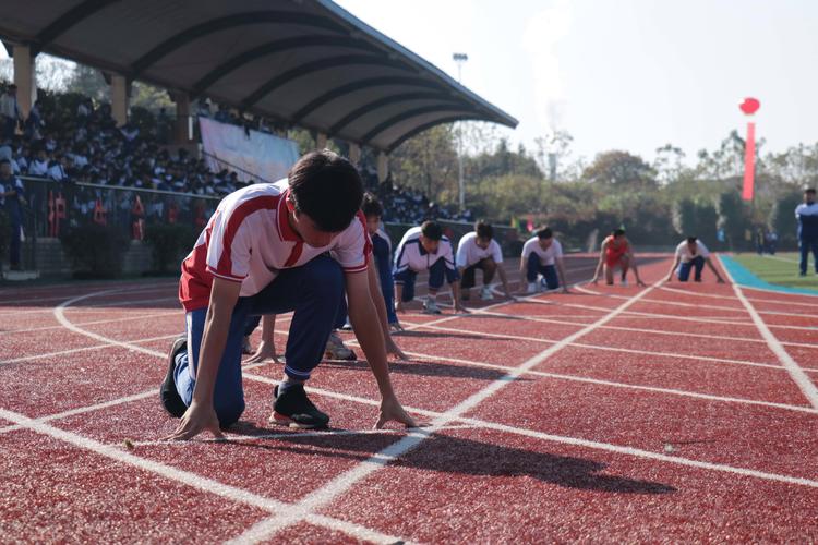 尊龙凯时人生就是博官网：女子100米栏决赛，谁能成为新一代栏王？