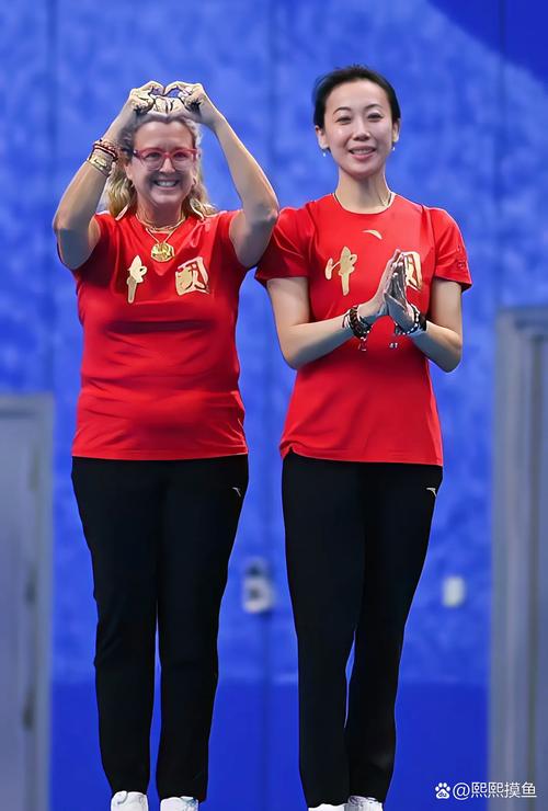 尊龙凯时：女子跳远决赛，运动员们奋力争夺奖牌