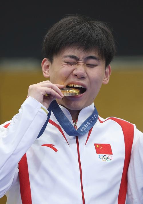 尊龙凯时app:男子十项全能决赛即将开始,顶级选手同台竞技