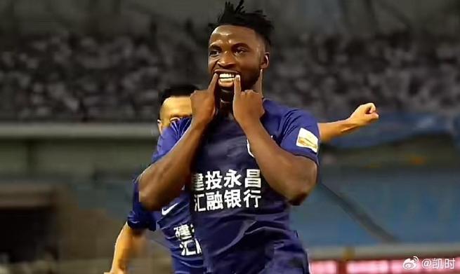 尊龙凯时:男子链球决赛即将开始,力与美的极致表现